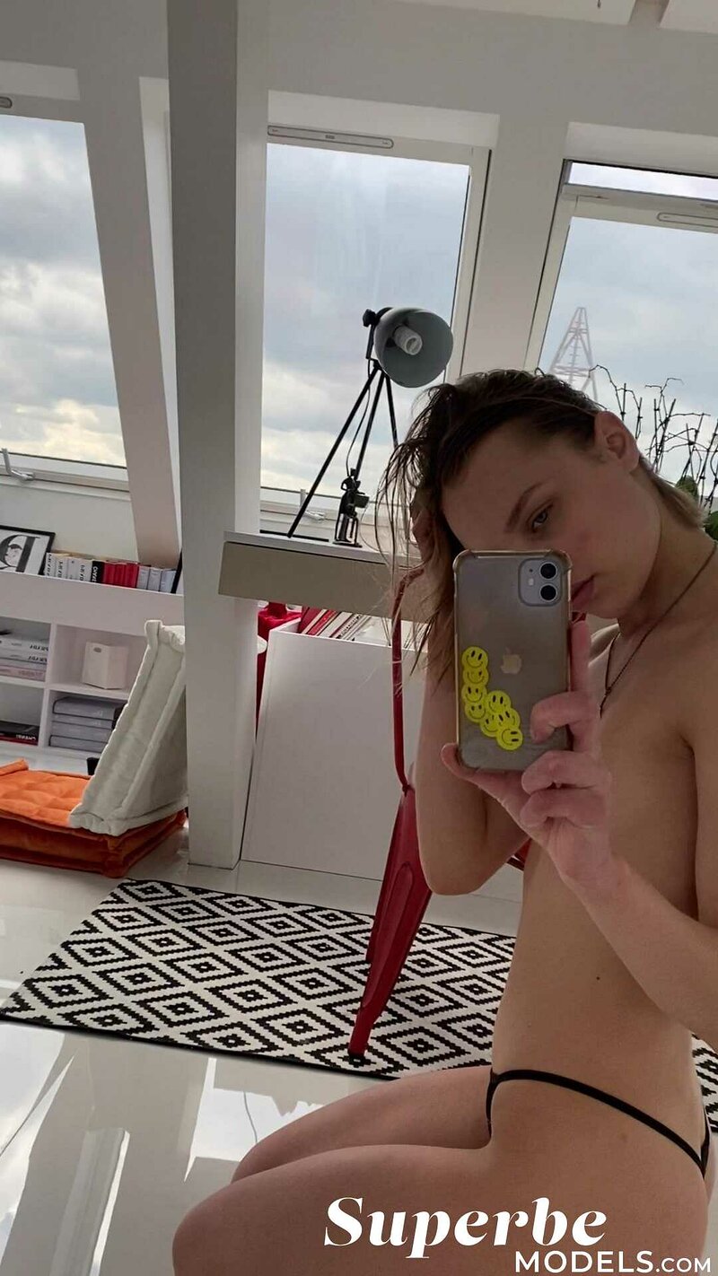 Евгения, 20